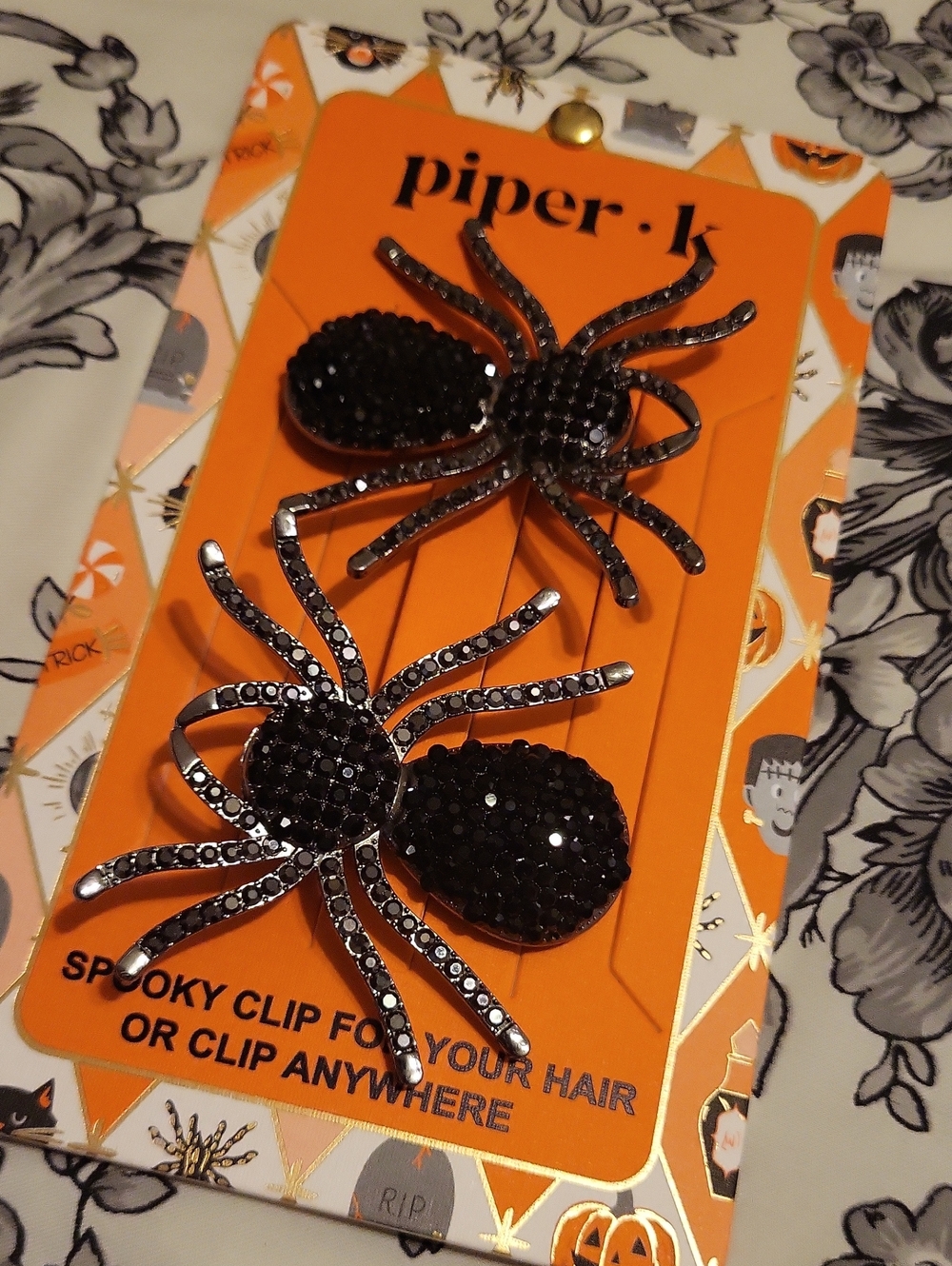Spider hair clips BRAND new on card